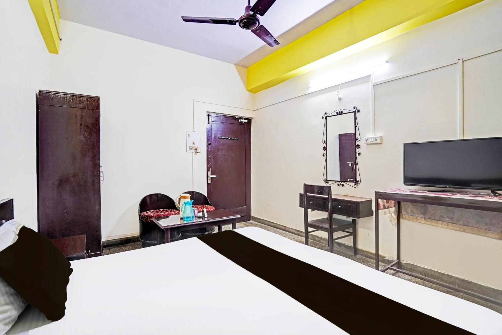 Hotel O Raj Mahal Kanpur Bagian luar foto