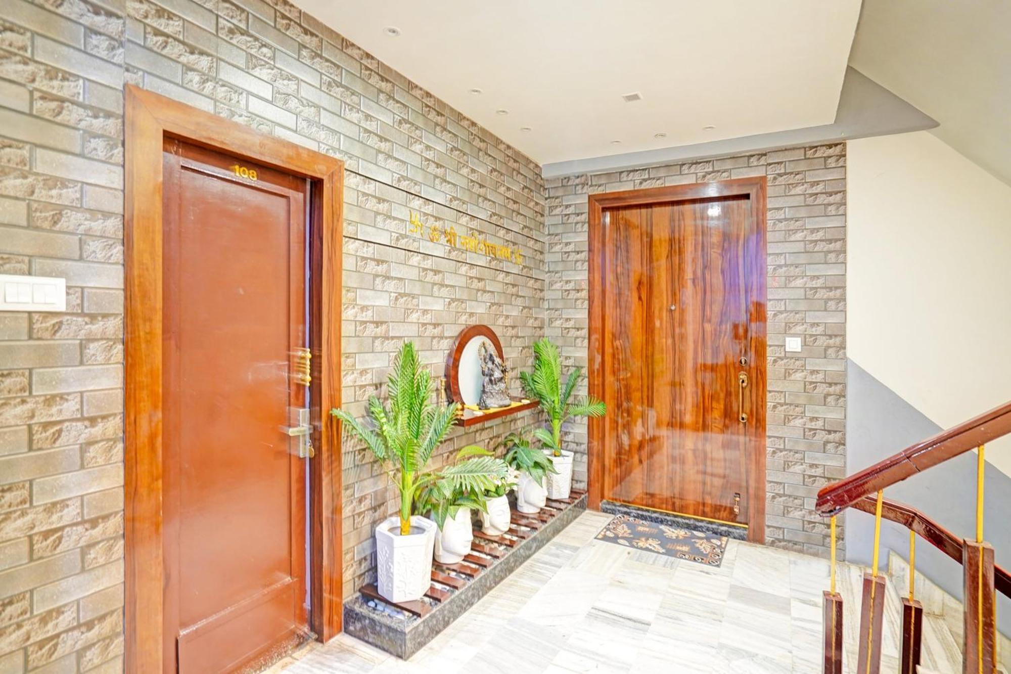 Hotel O Raj Mahal Kanpur Bagian luar foto